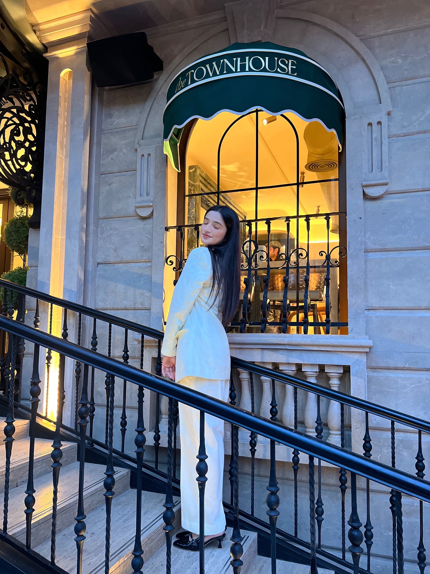 Sleek Collarless Blazer Set - RTW