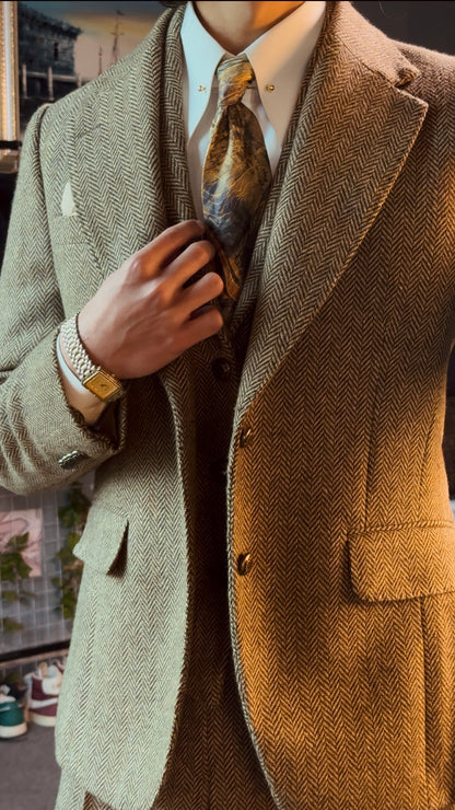 Old Money Brown - Cashmere Herringbone Three-Piece Suit
