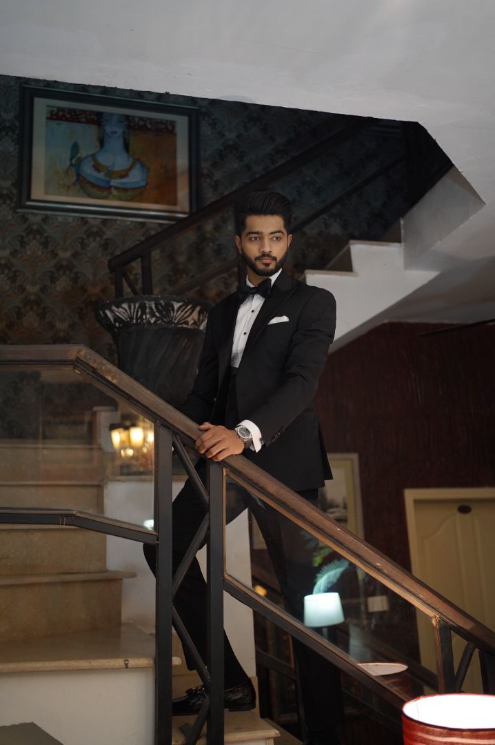 Peak lapel black 3 PCS tuxedo