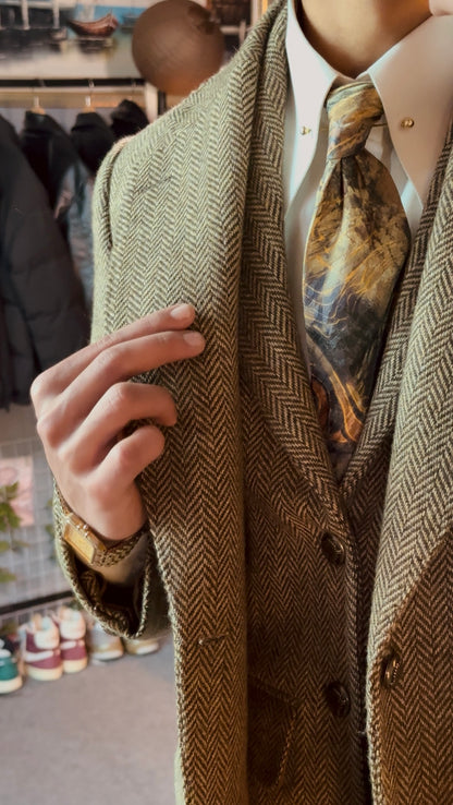 Old Money Brown - Cashmere Herringbone Three-Piece Suit