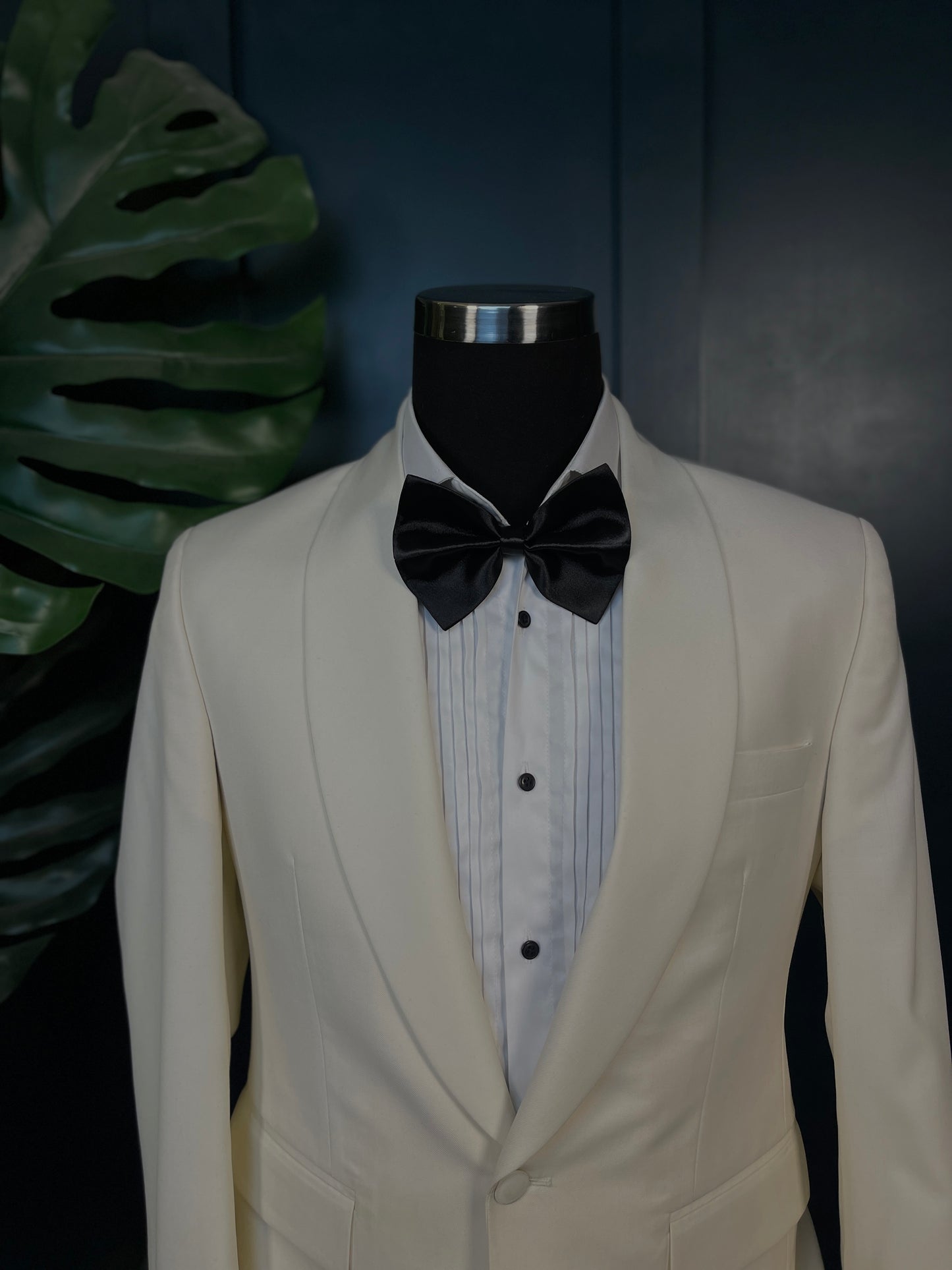 Roma Prestige - Off White Tuxedo