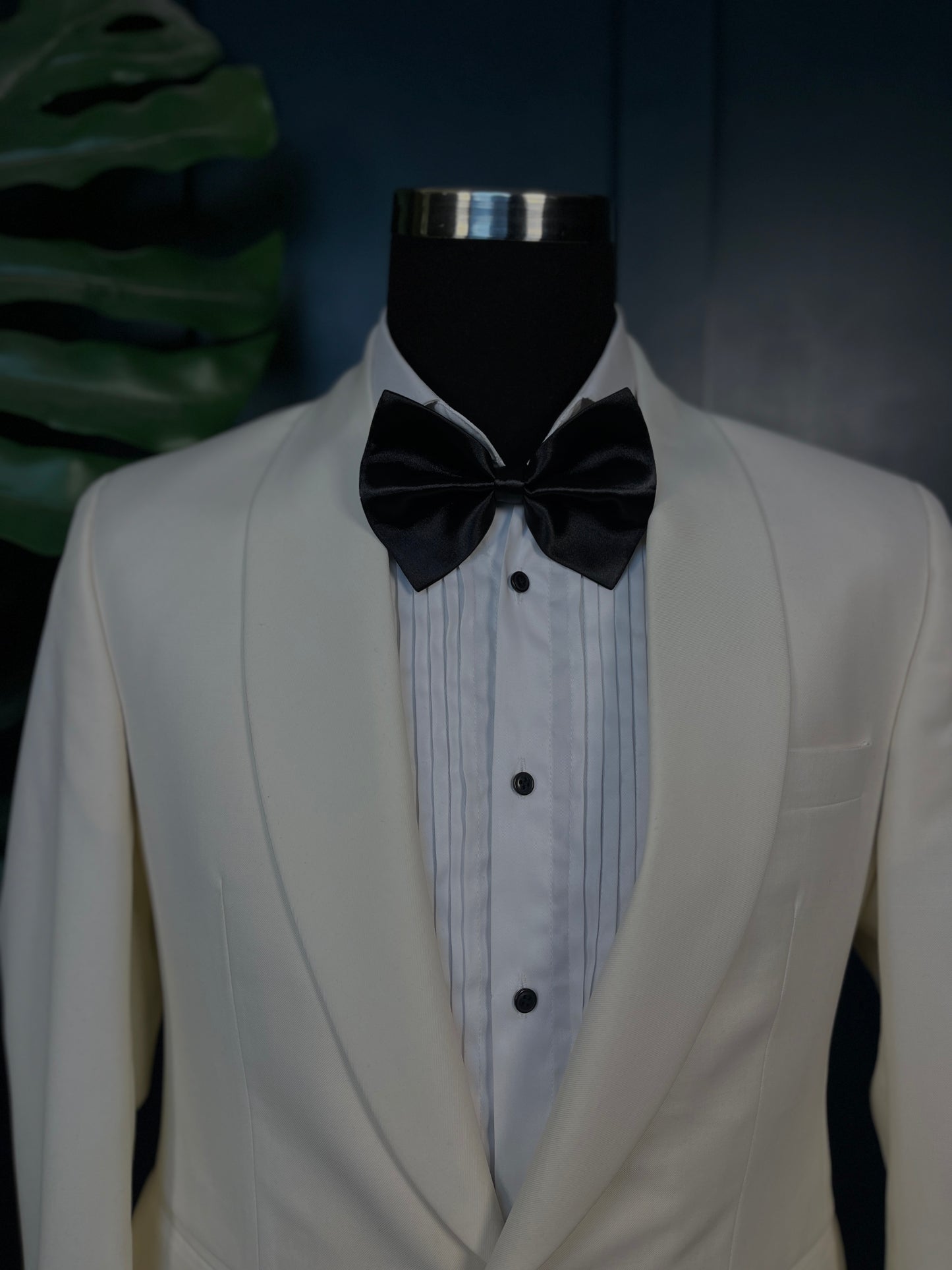 Roma Prestige - Off White Tuxedo