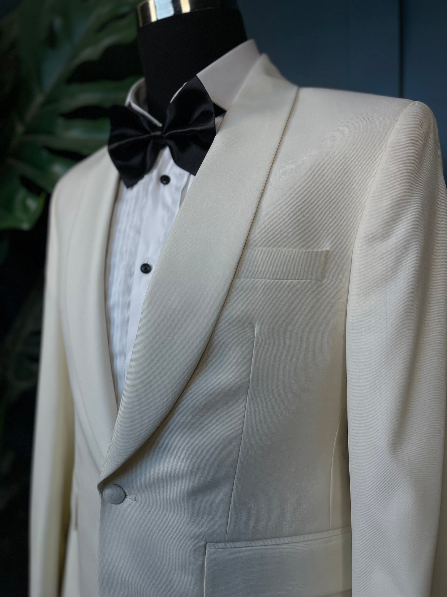 Roma Prestige - Off White Tuxedo