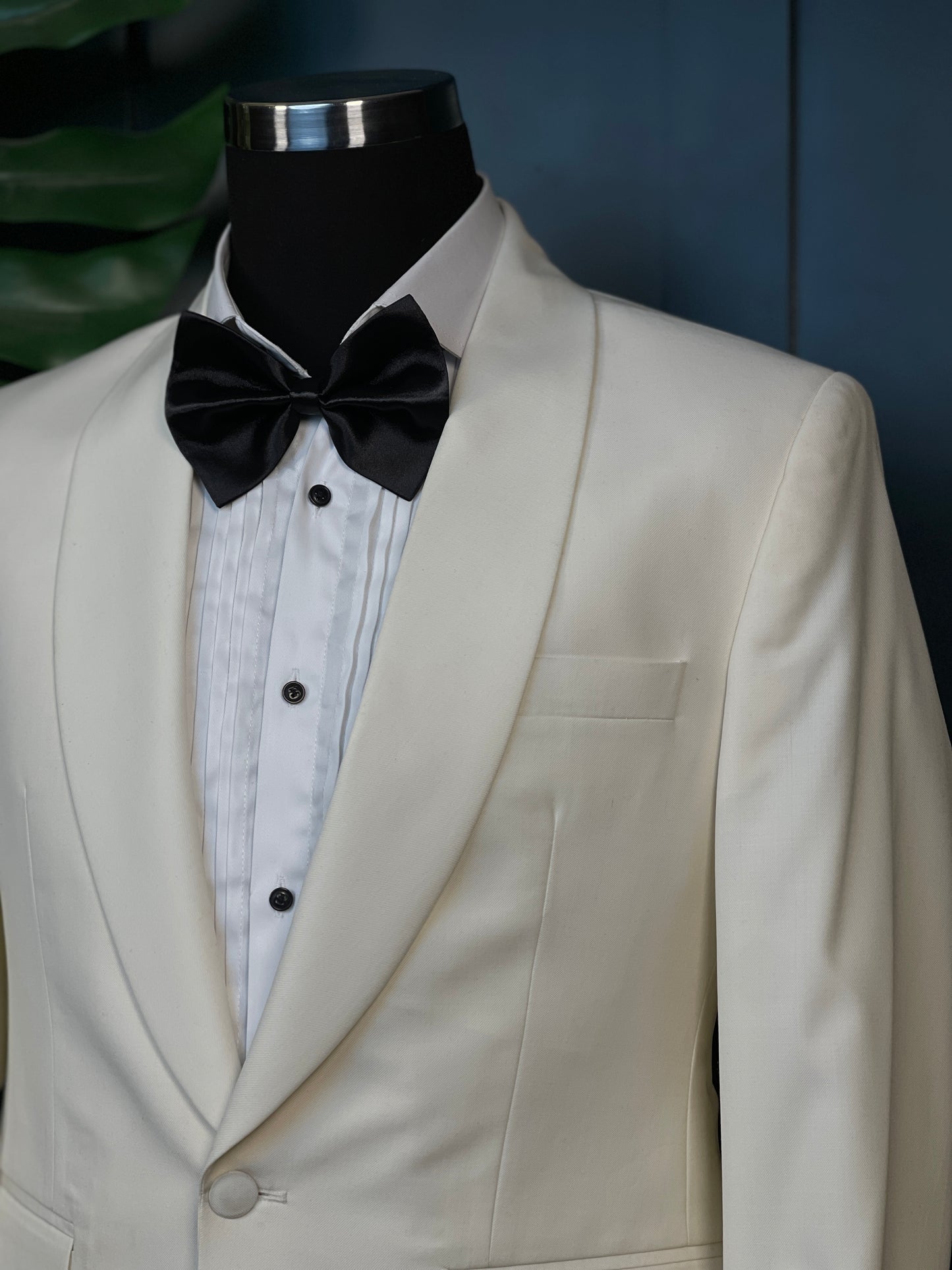 Roma Prestige - Off White Tuxedo