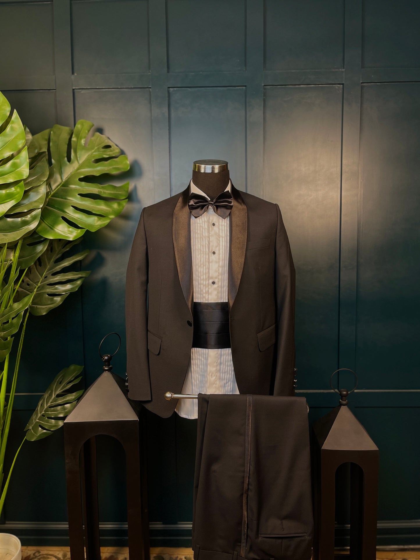 Roma Cartel - Classic Black Nobility Tuxedo with Silk Shawl Lapel