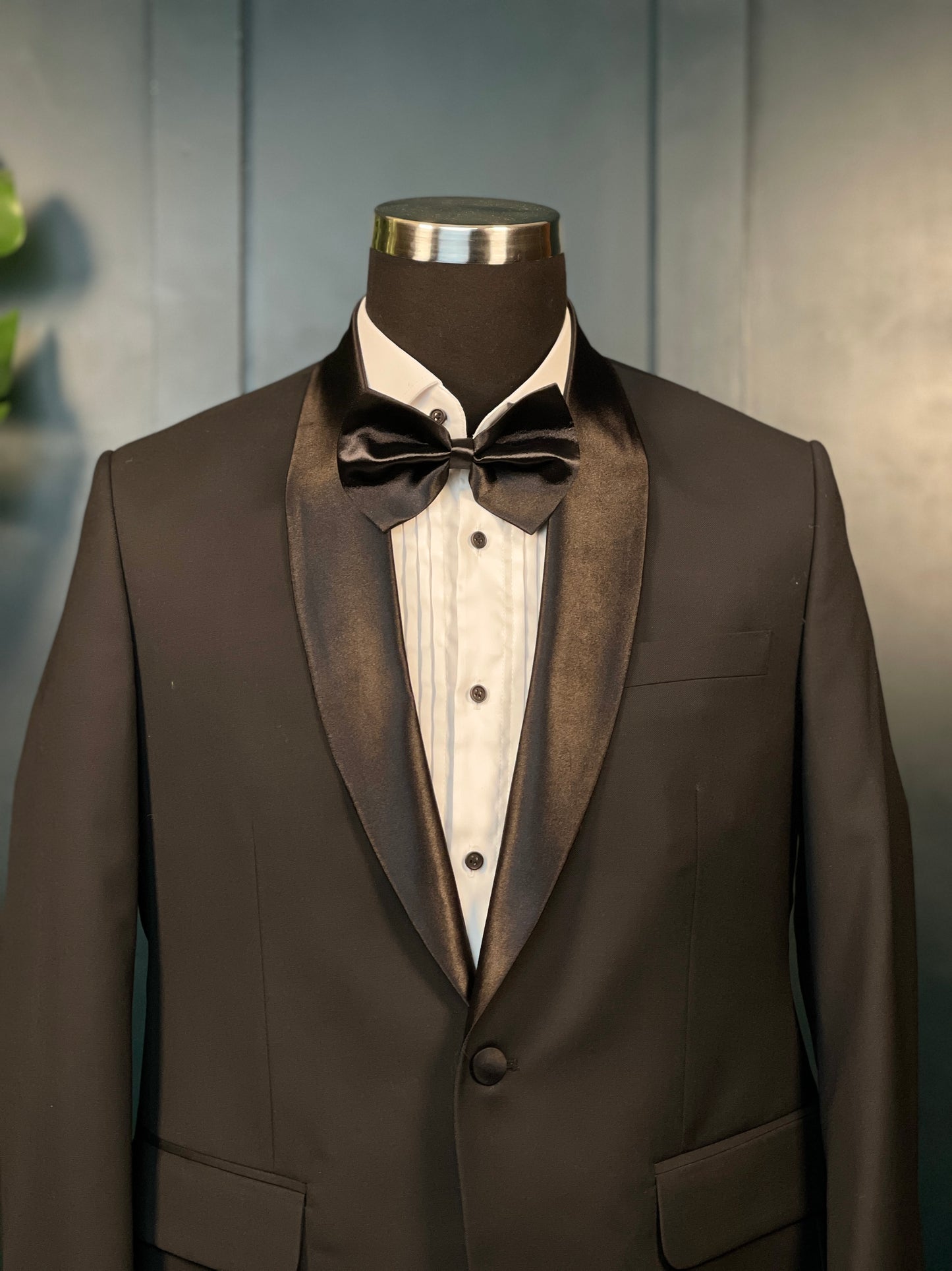 Roma Cartel - Classic Black Nobility Tuxedo with Silk Shawl Lapel